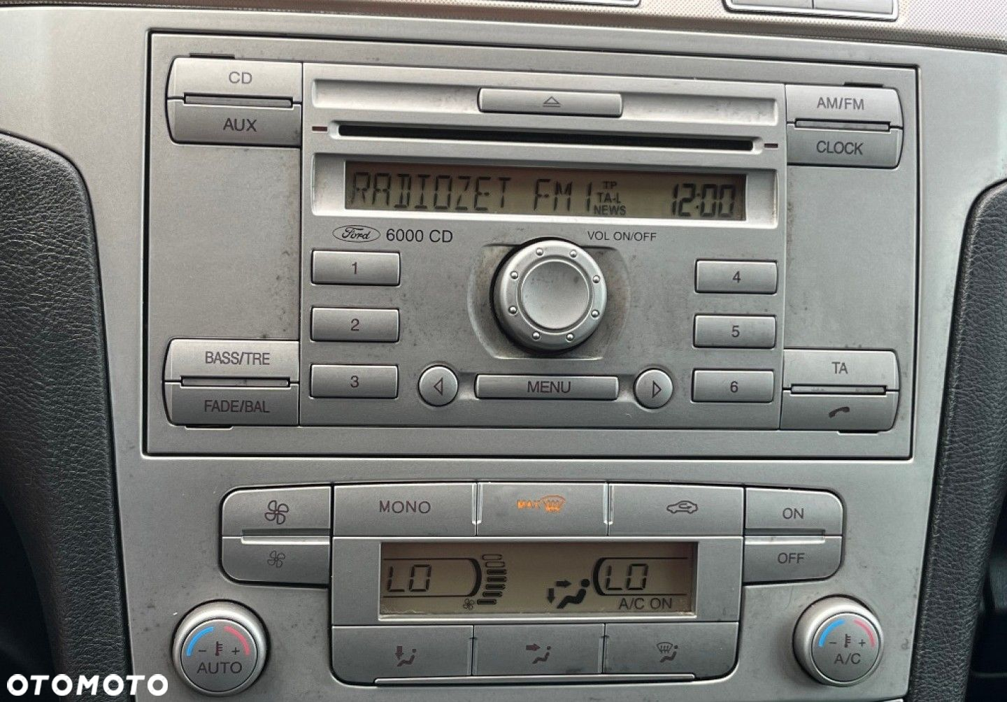 Ford S-Max - 24