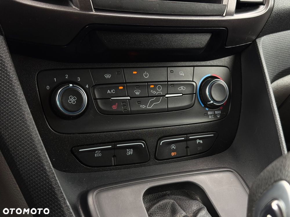 Ford Transit Connect - 21