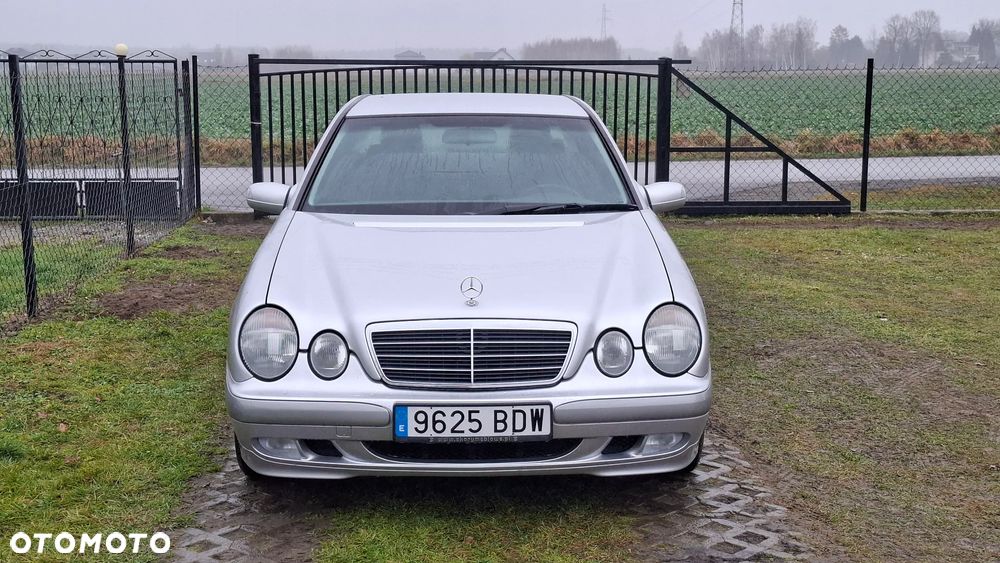 Mercedes-Benz Klasa E 270 CDI Classic - 12