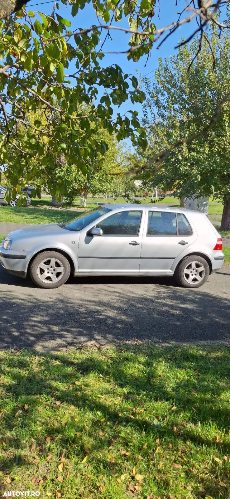 Volkswagen Golf - 2