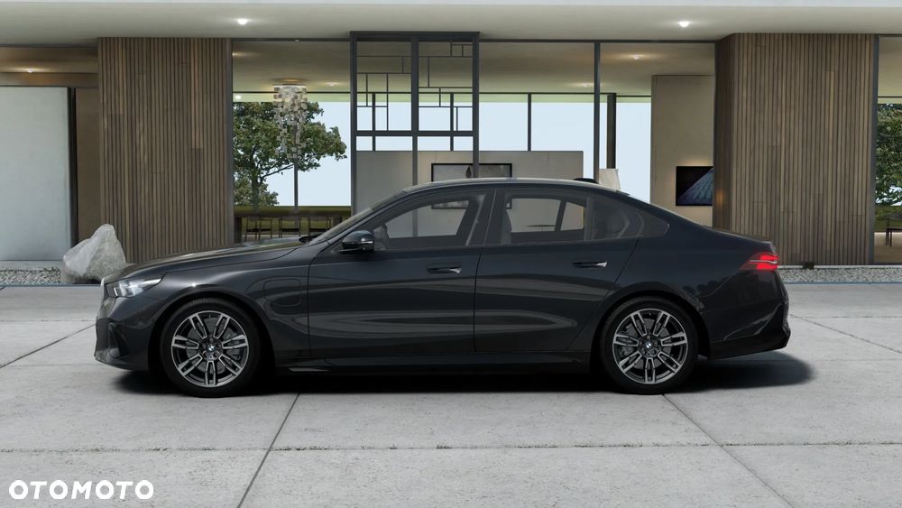BMW Seria 5 530e xDrive PHEV M Sport - 3
