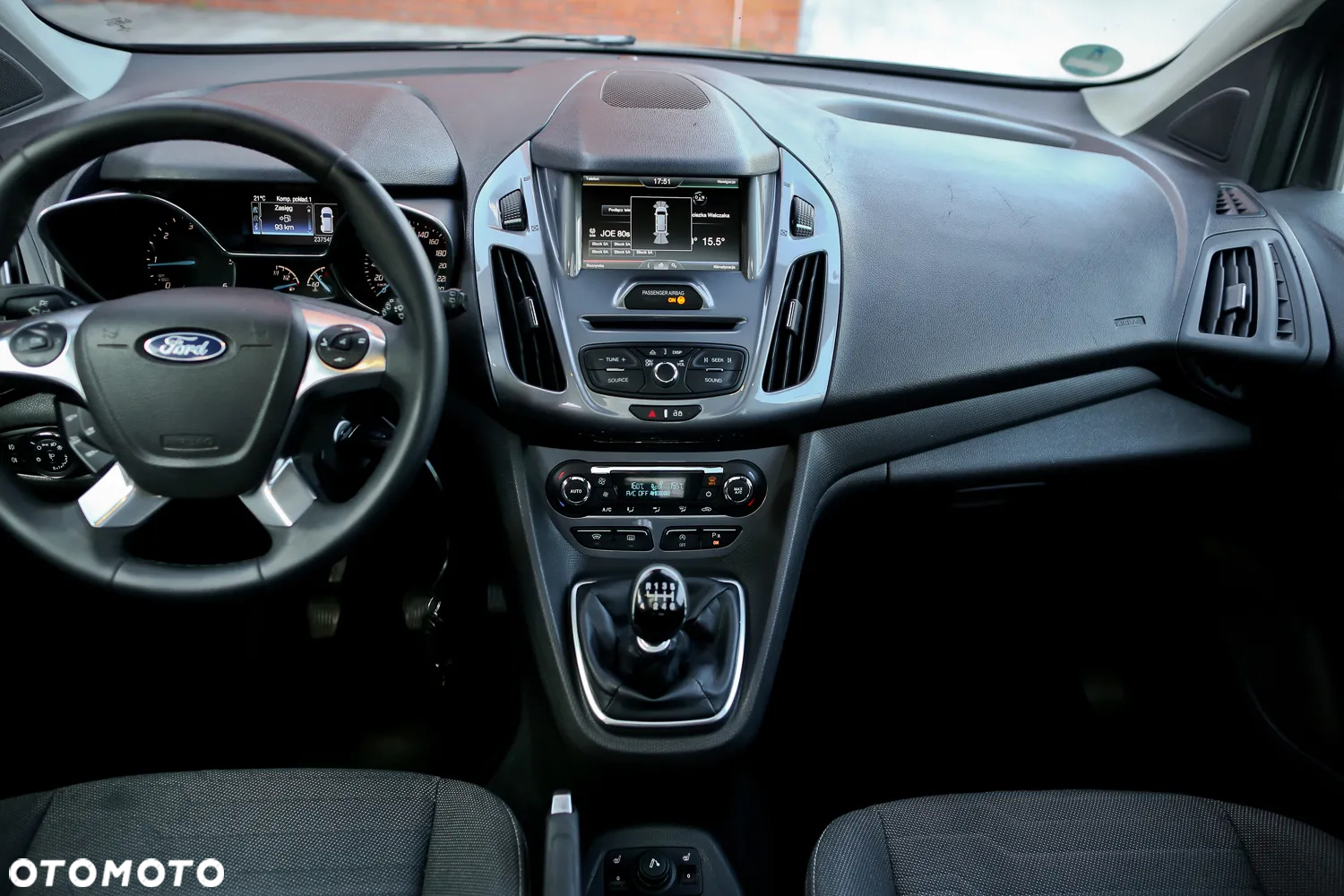 Ford Tourneo Connect Grand - 25