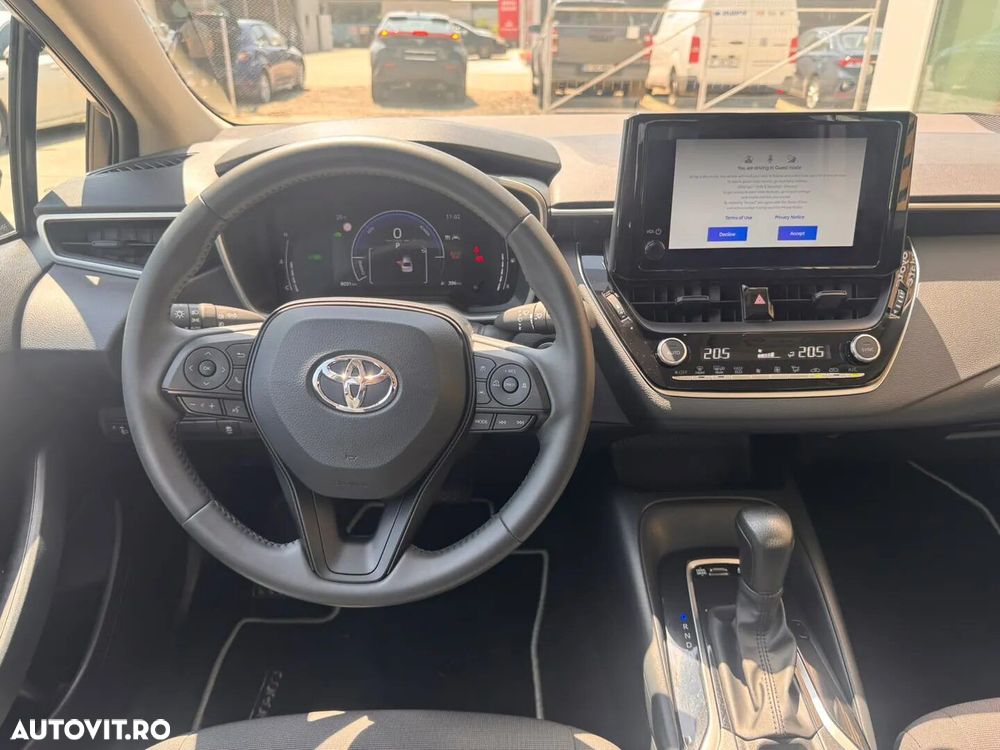 Toyota Corolla - 13