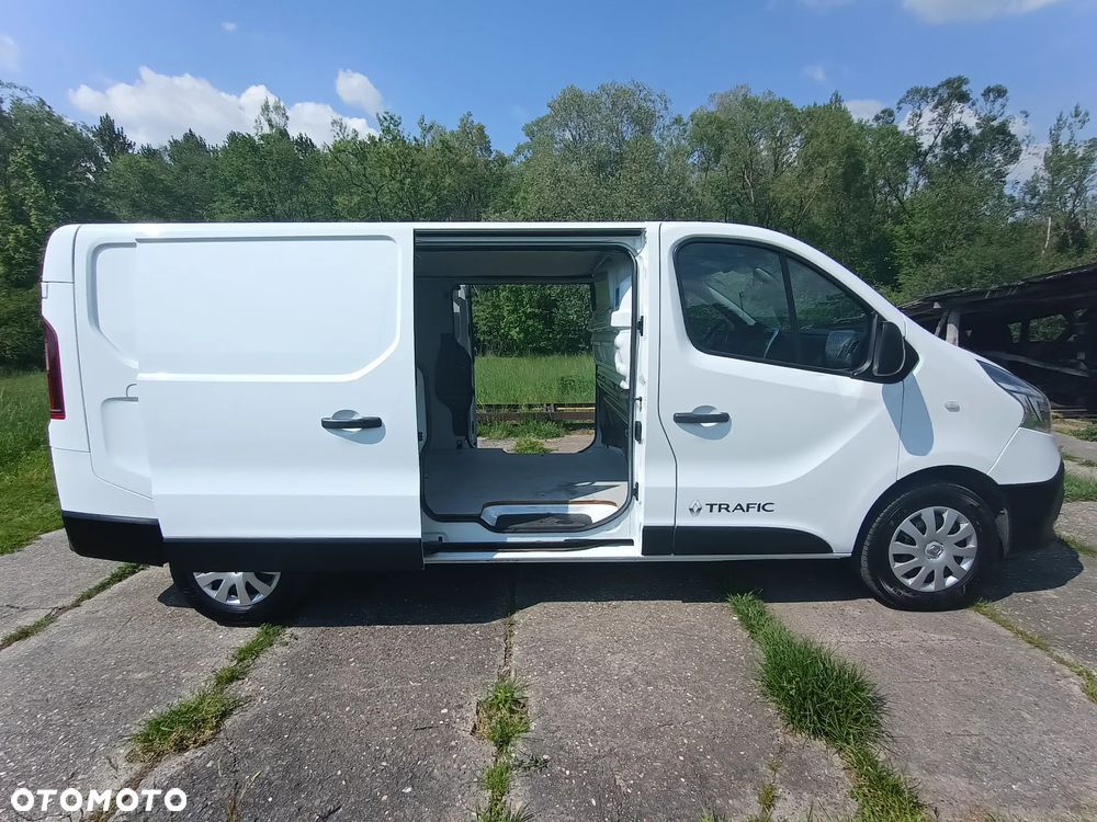 Renault Trafic L2H1 2.0 diesel 145kM 2019rok WEBASTO, CZUJNIKI PARKOWANIA, HAK, NIEWIELKI PRZEBIEG stan BDB, BEZWPADKOWY! - 5
