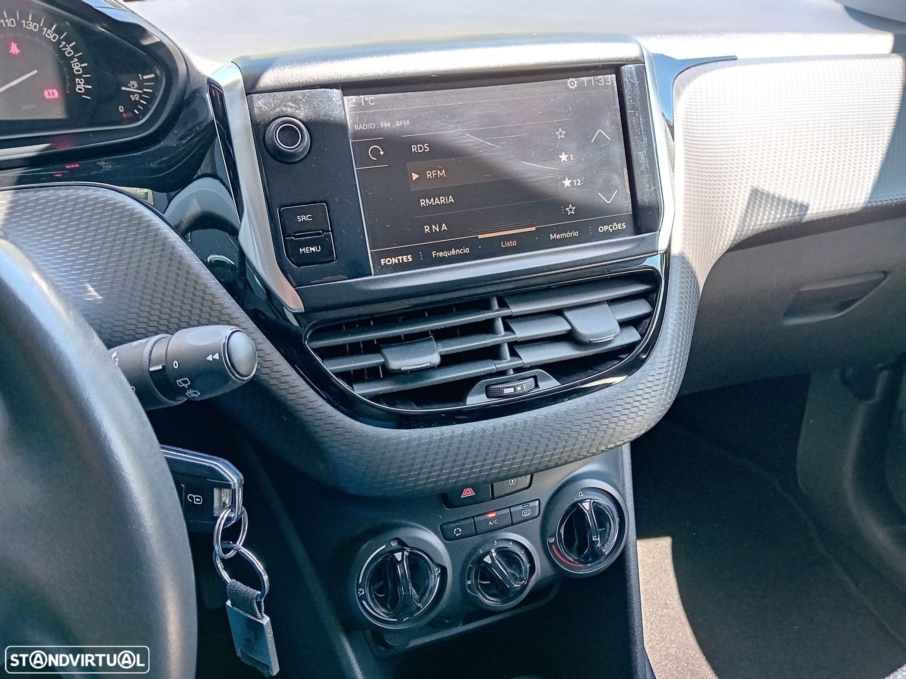 Peugeot 2008 1.2 PureTech Style - 19