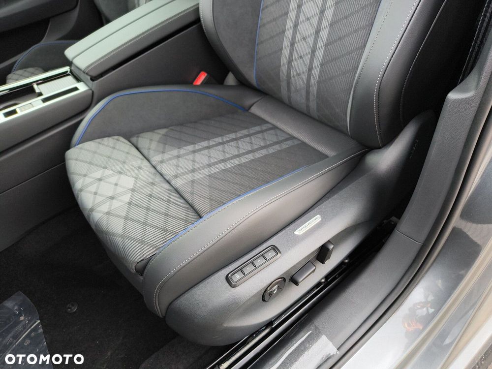 Volkswagen Passat - 12