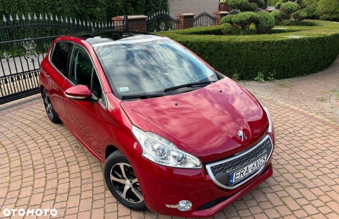 Peugeot 208 1.2 VTi Allure - 1