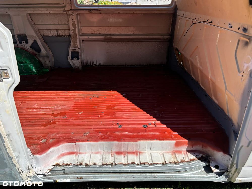 Volkswagen Transporter - 11