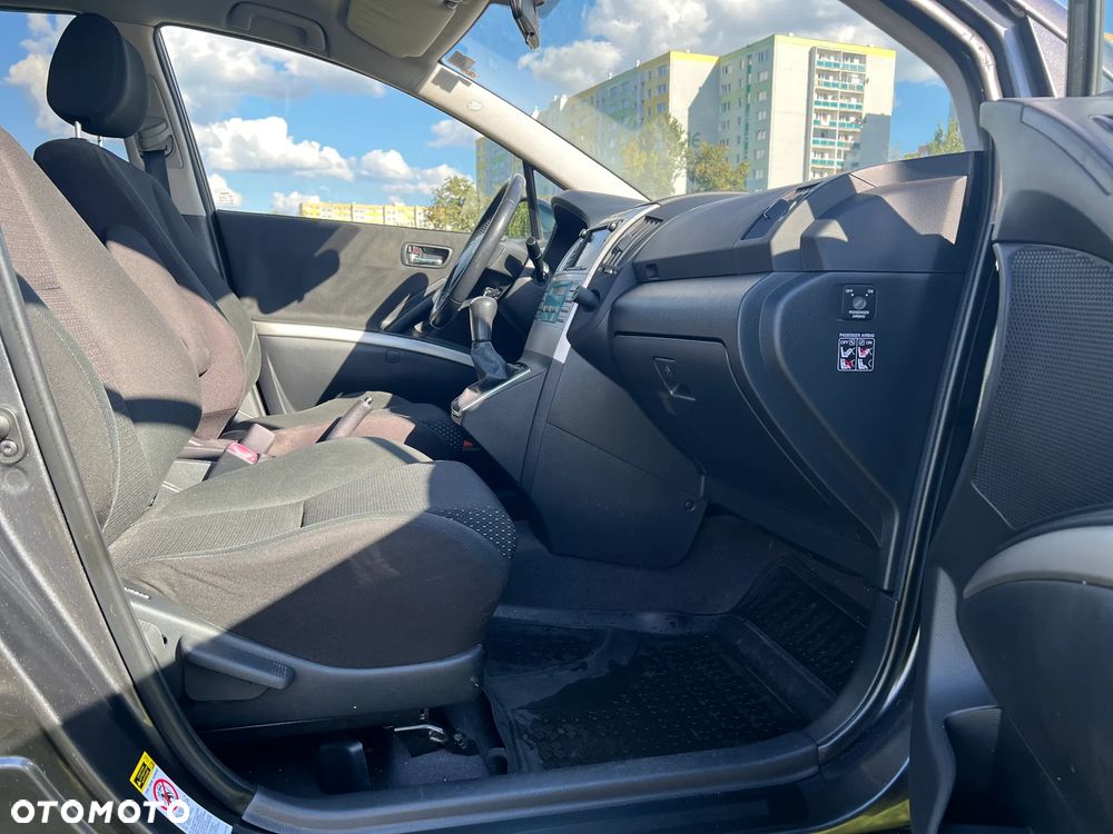 Toyota Corolla Verso 2.2 D-4D - 10