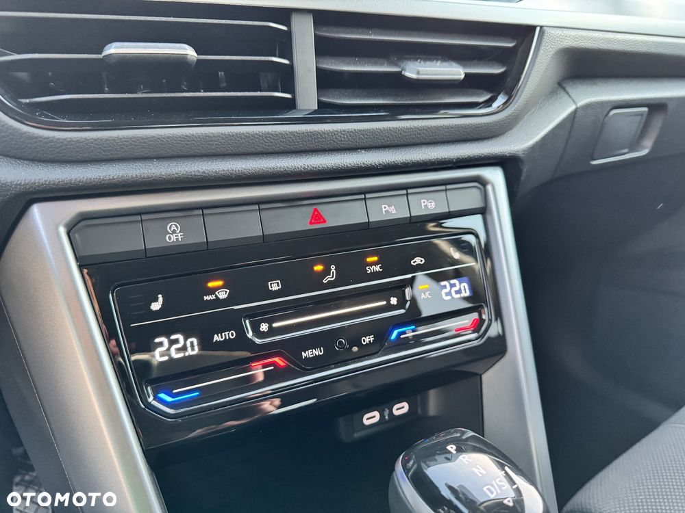 Volkswagen T-Roc - 21