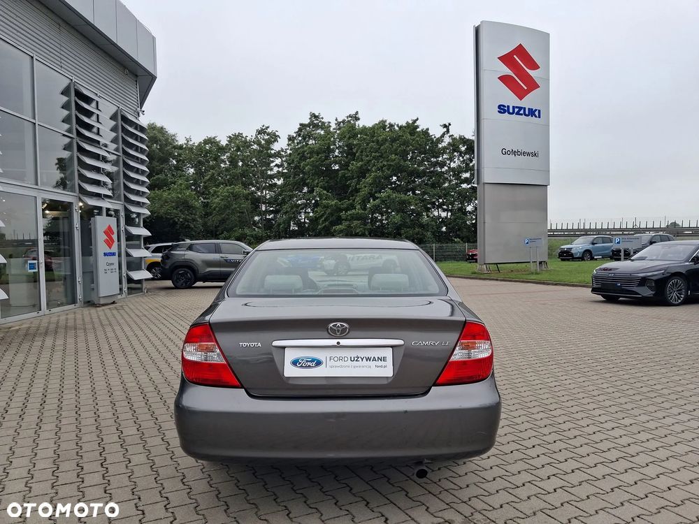 Toyota Camry 2.4 XLE - 14