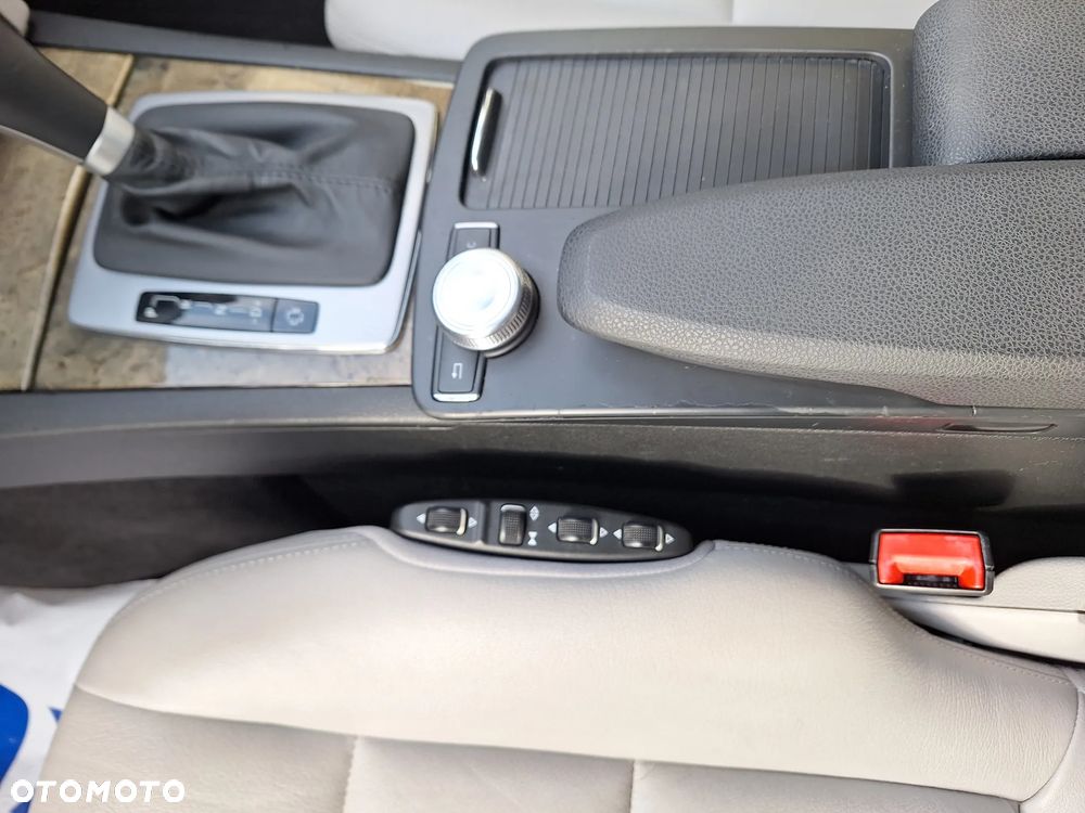 Mercedes-Benz Klasa C 250 CGI BlueEff Elegance - 18