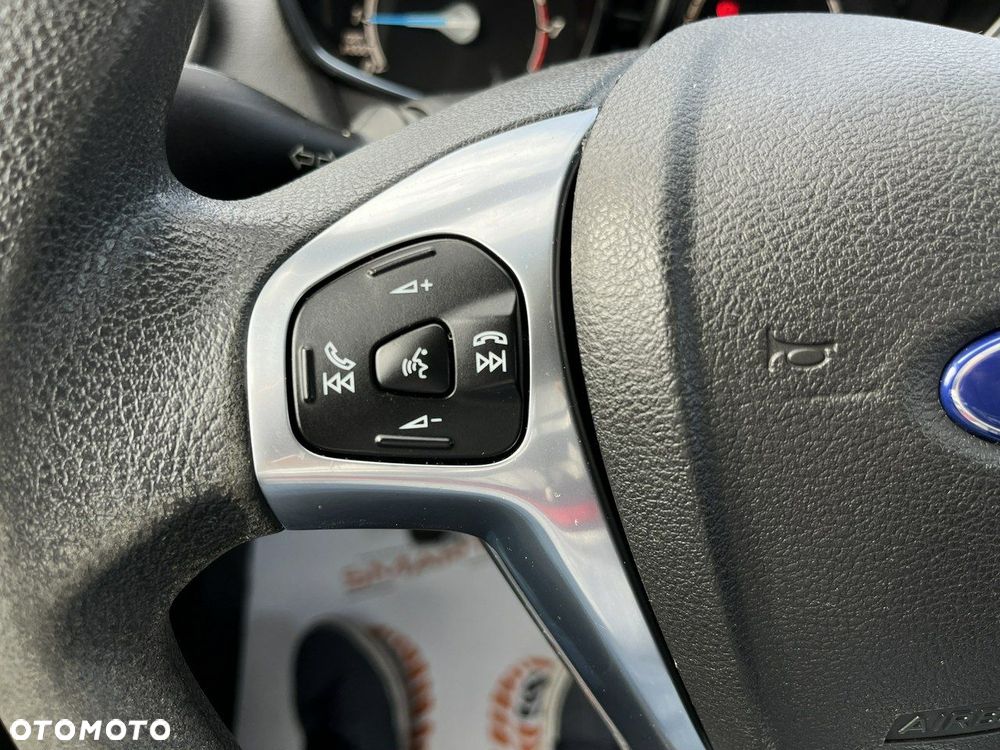 Ford Fiesta 1.0 EcoBoost S&S TREND - 12