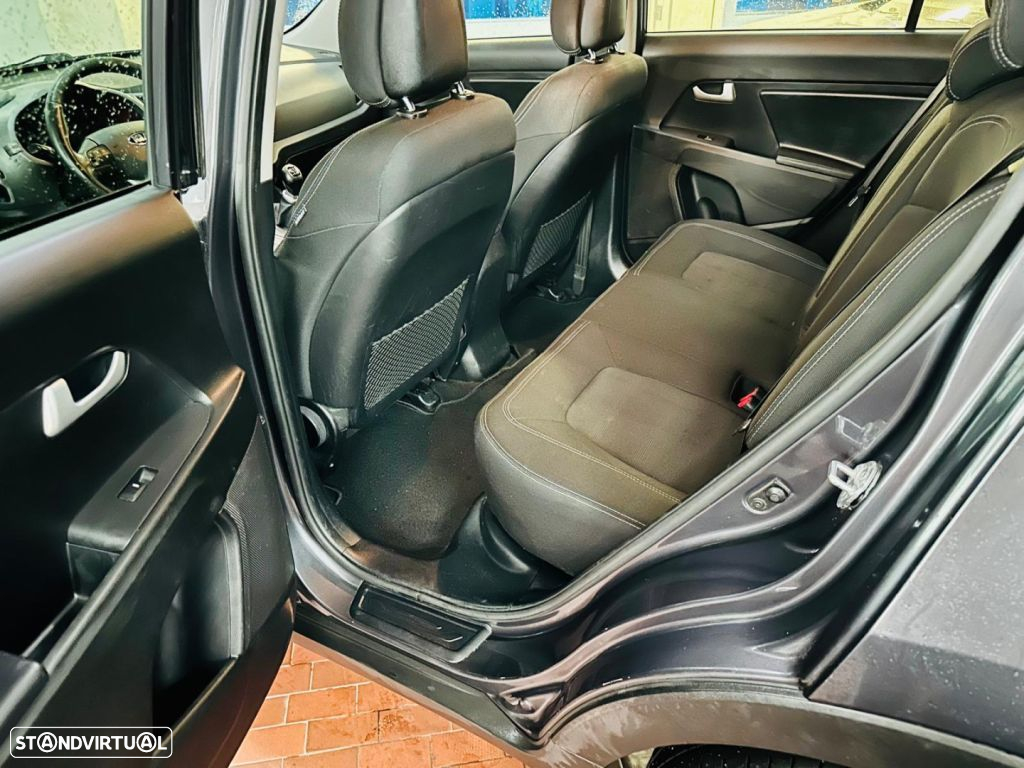Kia Sportage 1.7 CRDI ISG Silver - 9
