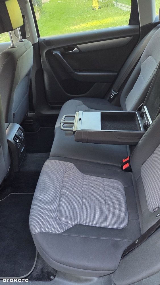 Volkswagen Passat 2.0 TDI Comfortline DSG - 6
