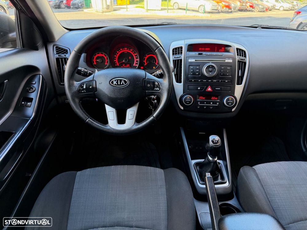 Kia Ceed S Coupé 1.4 CVVT EX ISG - 10