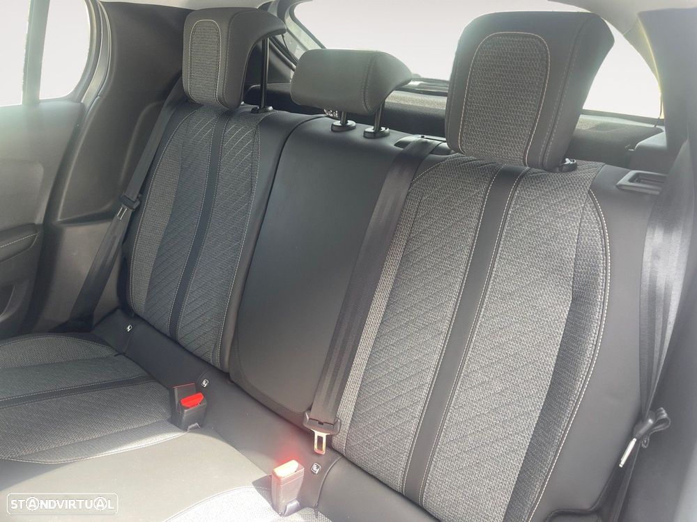 Peugeot 208 1.2 PureTech Allure - 13