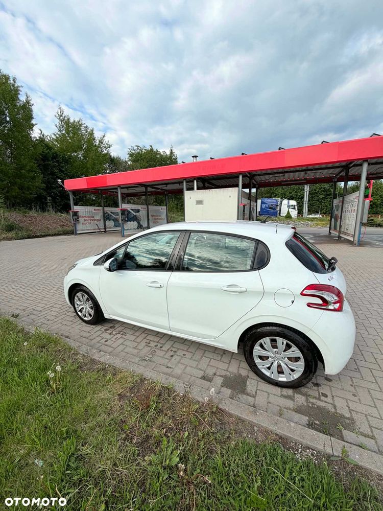 Peugeot 208 - 2