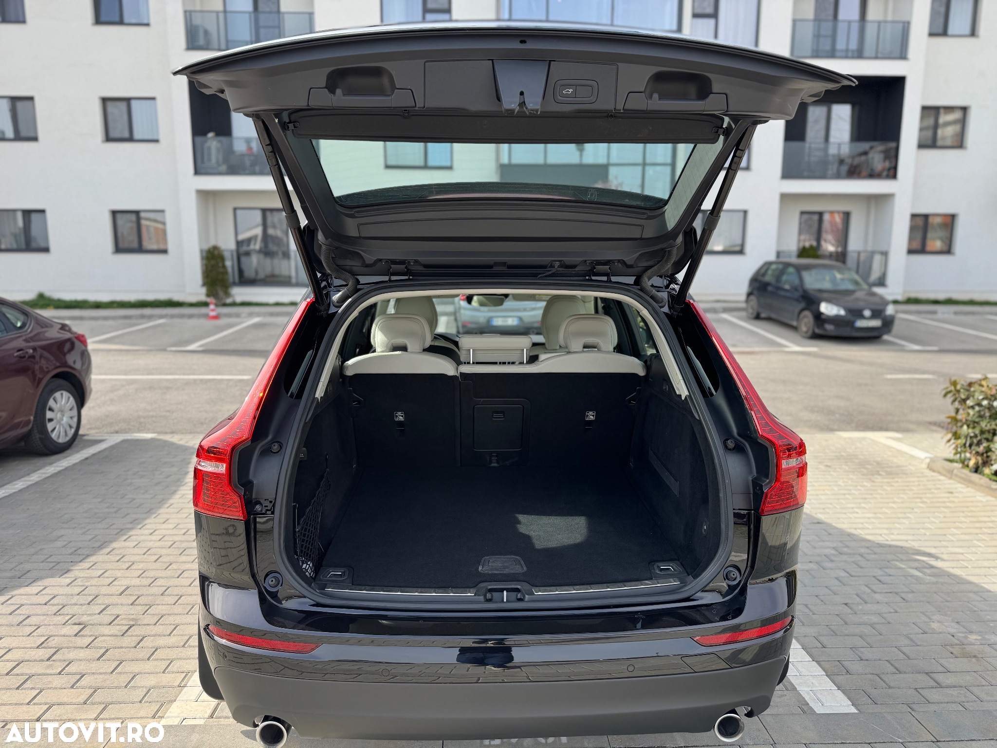 Volvo XC 60 D4 AWD Momentum - 13