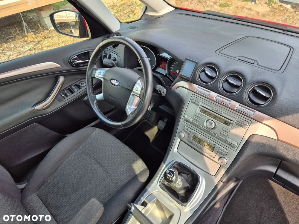 Ford Galaxy - 8