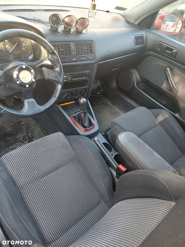 Volkswagen Golf - 18