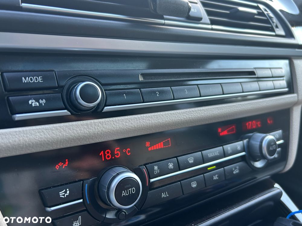BMW Seria 5 520d Luxury Line - 14
