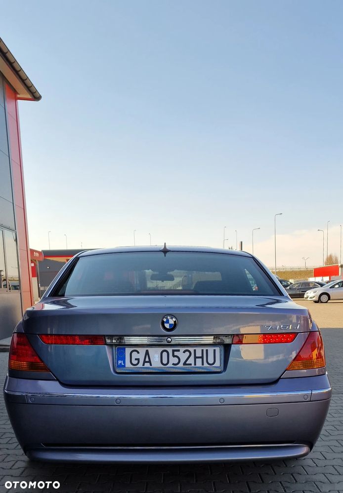BMW Seria 7 745i L - 6