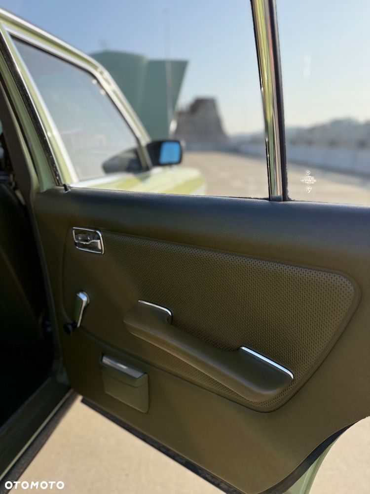 Mercedes-Benz W123 - 20