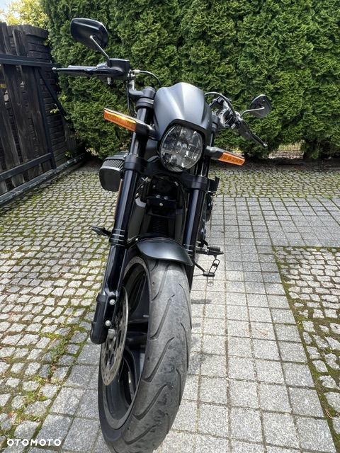 Harley-Davidson Softail FXDR - 7