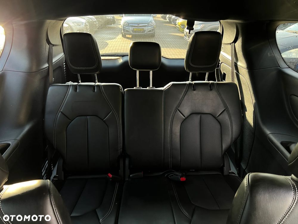 Chrysler Pacifica - 31