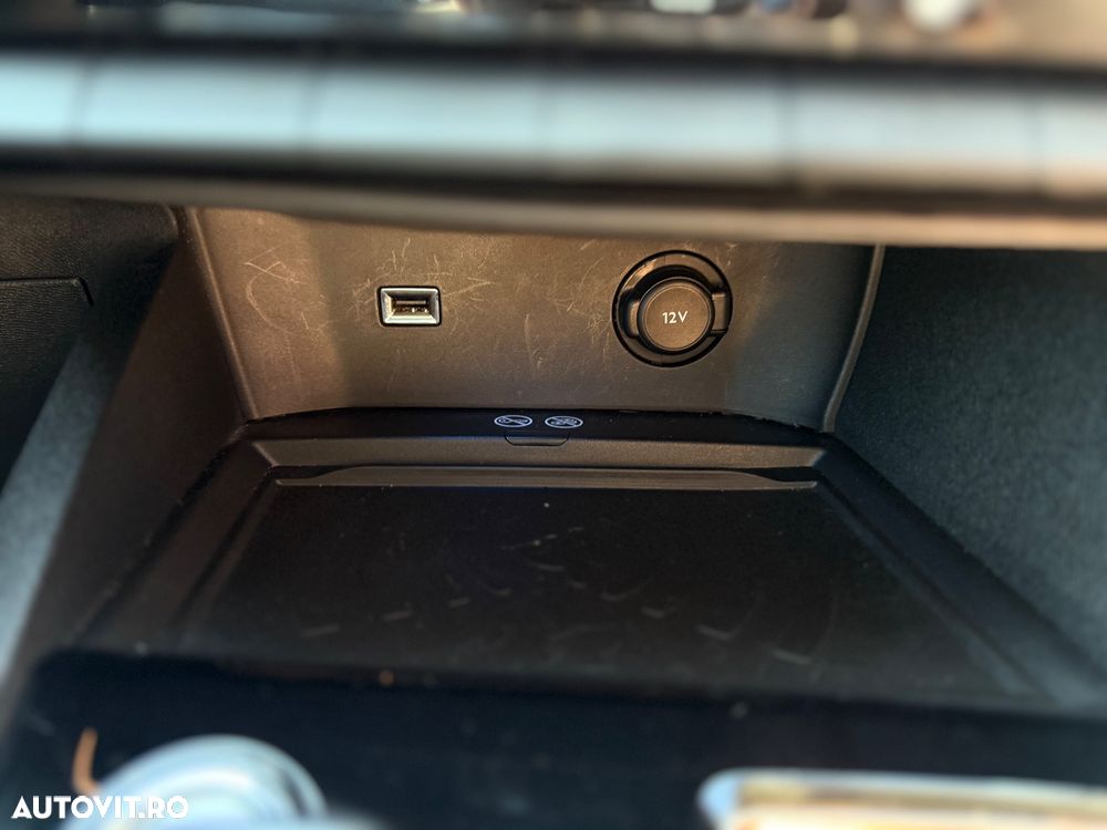 Peugeot 3008 Hybrid 225 e-EAT8 Allure Pack - 11