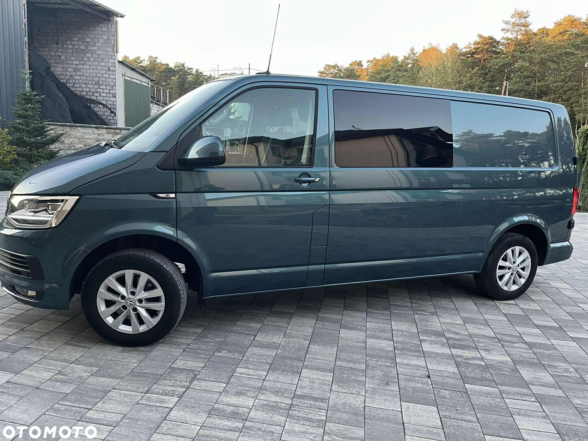 Volkswagen Transporter T6 TDI L2H1 DSG - 1
