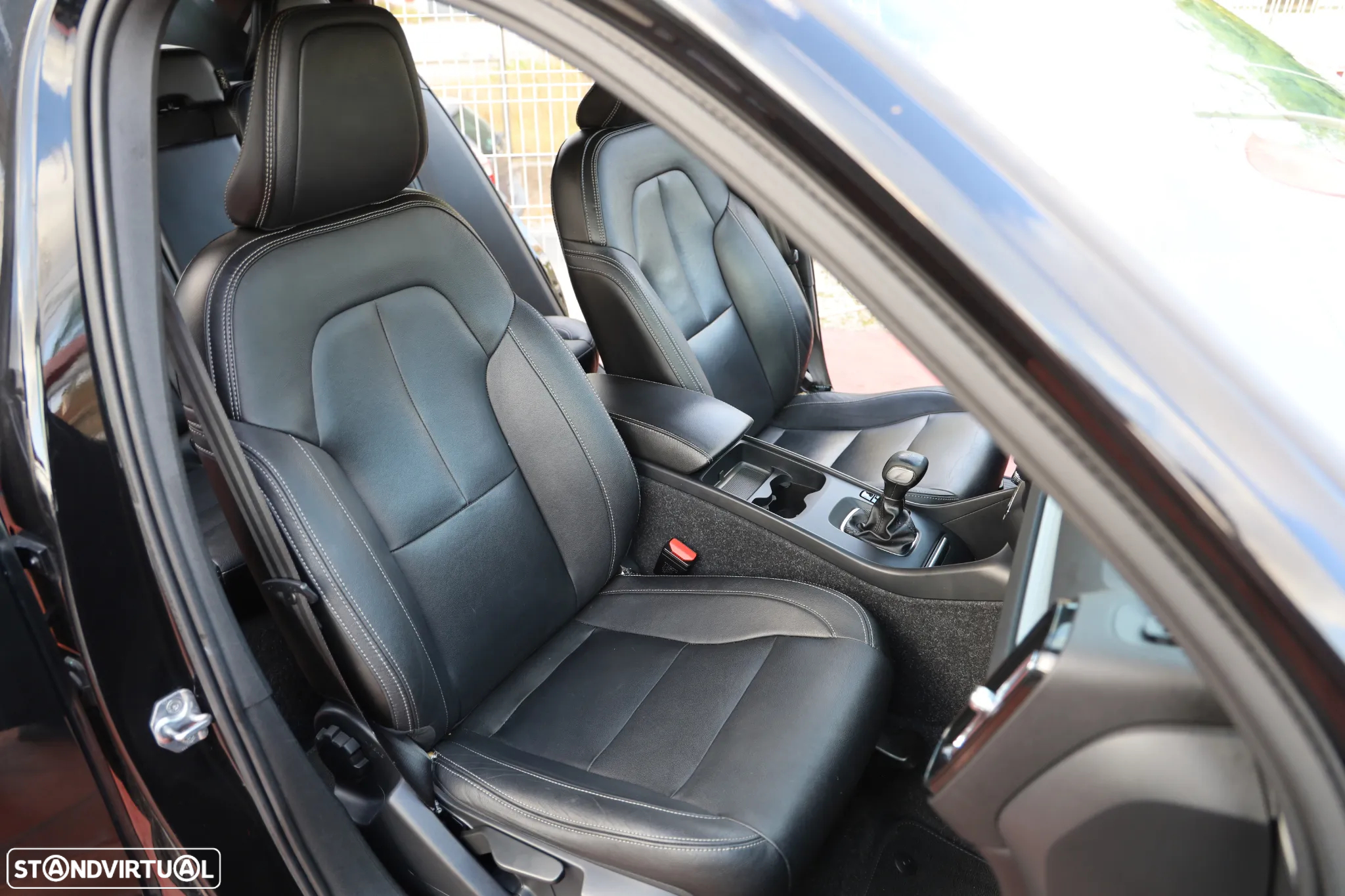 Volvo XC 40 2.0 D3 Momentum Plus - 22