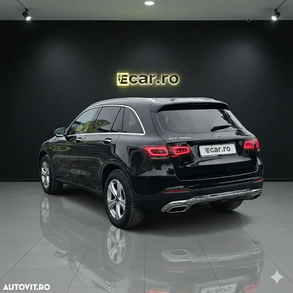 Mercedes-Benz GLC 300 e 4MATIC - 3
