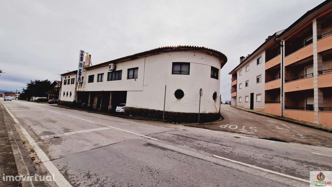 Prédio das Caves do Freixo - Grande imagem: 3/38