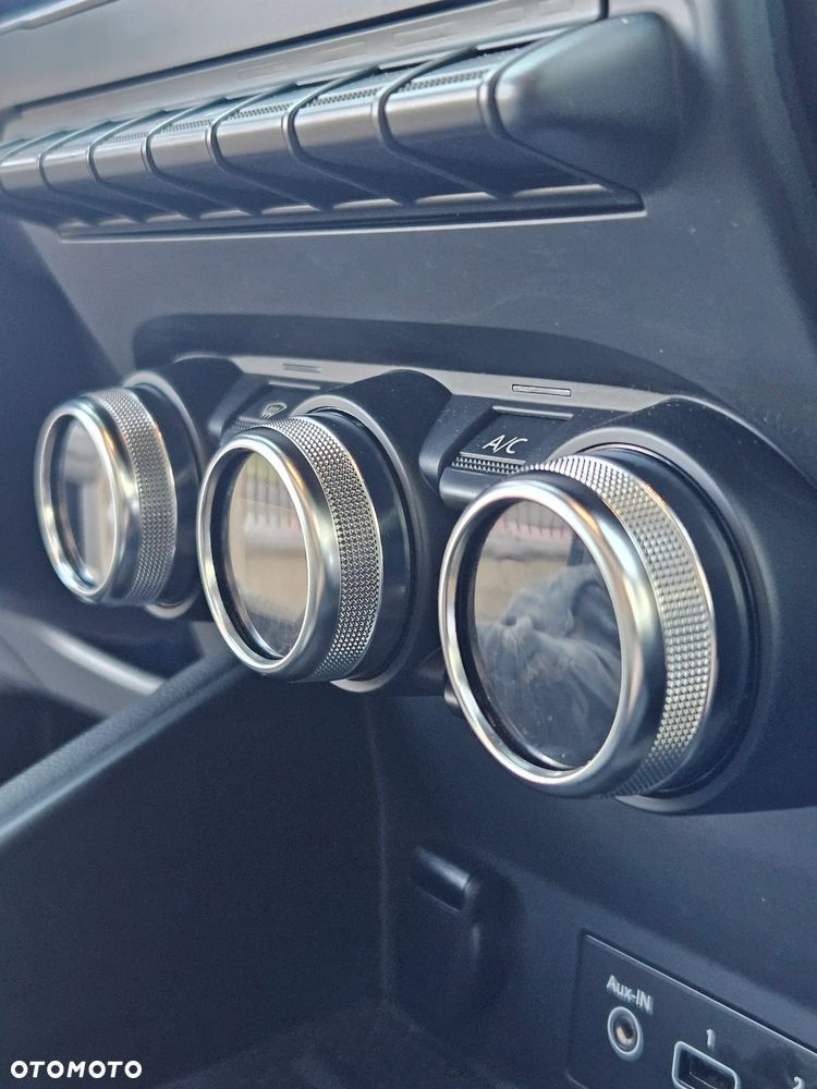 Renault Captur - 23