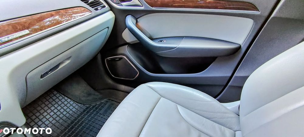 Audi Q3 2.0 TFSI Quattro S tronic design - 33