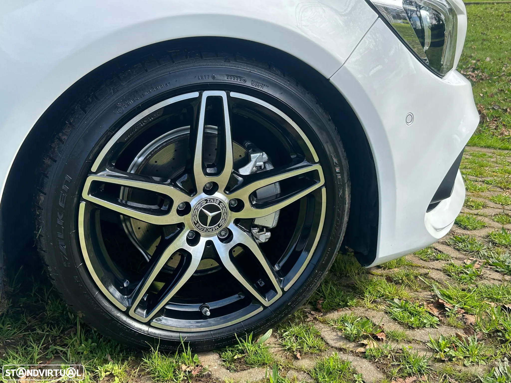 Mercedes-Benz CLA 180 d Shooting Brake AMG Line - 7