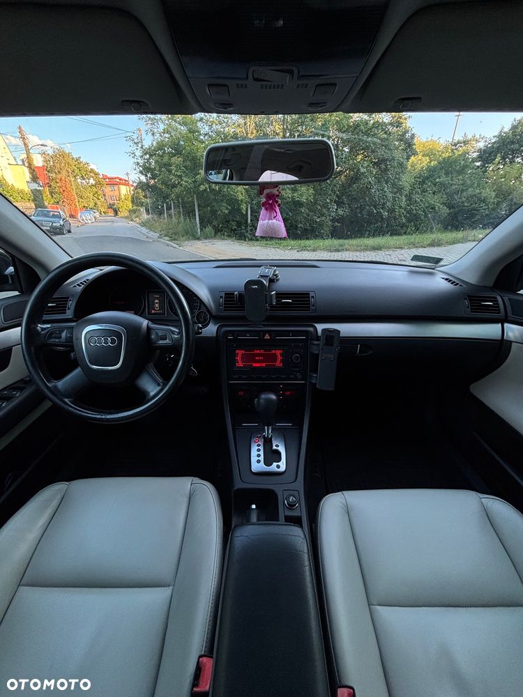 Audi A4 Limousine - 5