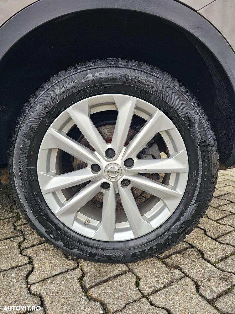 Nissan Qashqai 1.6 DCI Start/Stop X-TRONIC Tekna - 17