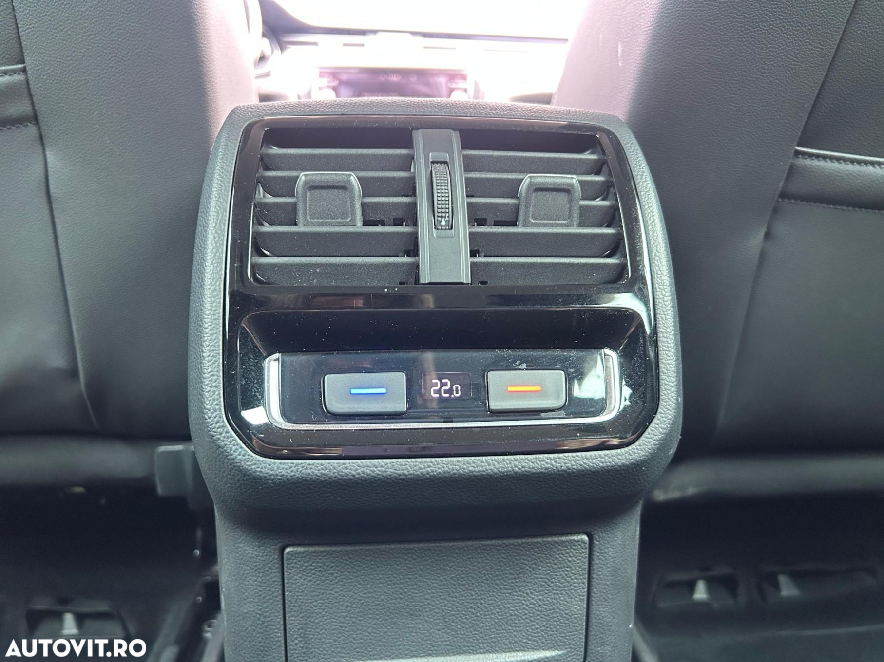 Volkswagen Passat Variant 1.6 TDI SCR DSG Business - 16