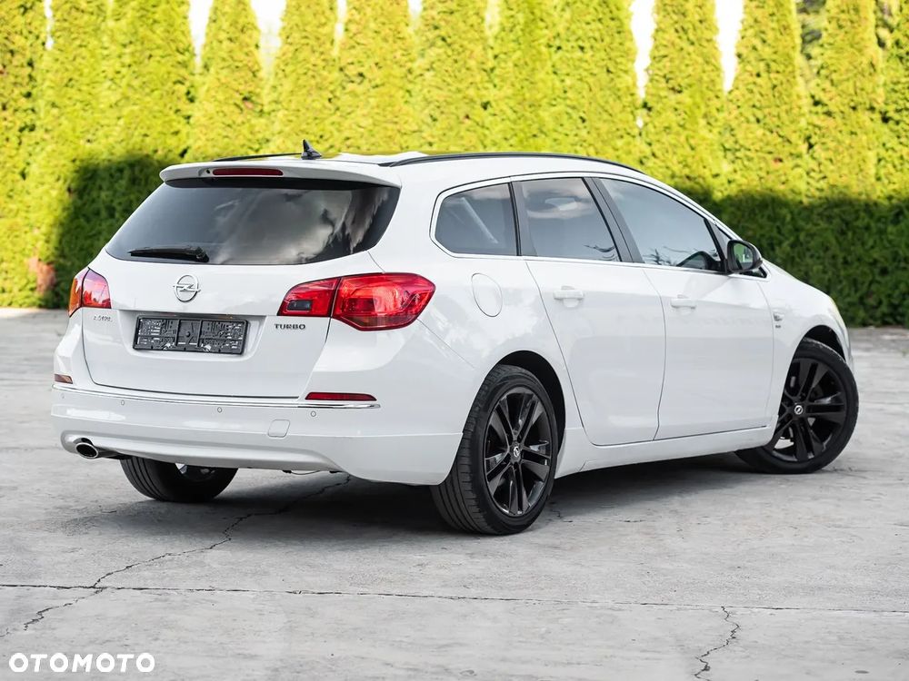 Opel Astra 1.6 T SIDI Cosmo S&S - 13