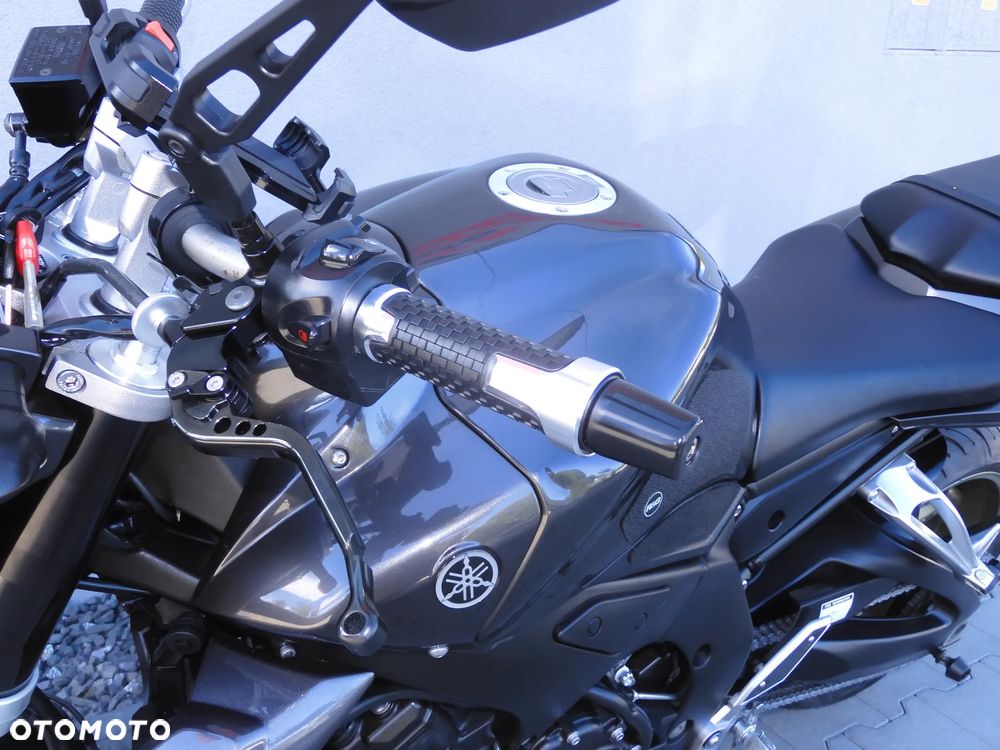 Yamaha FZ - 23