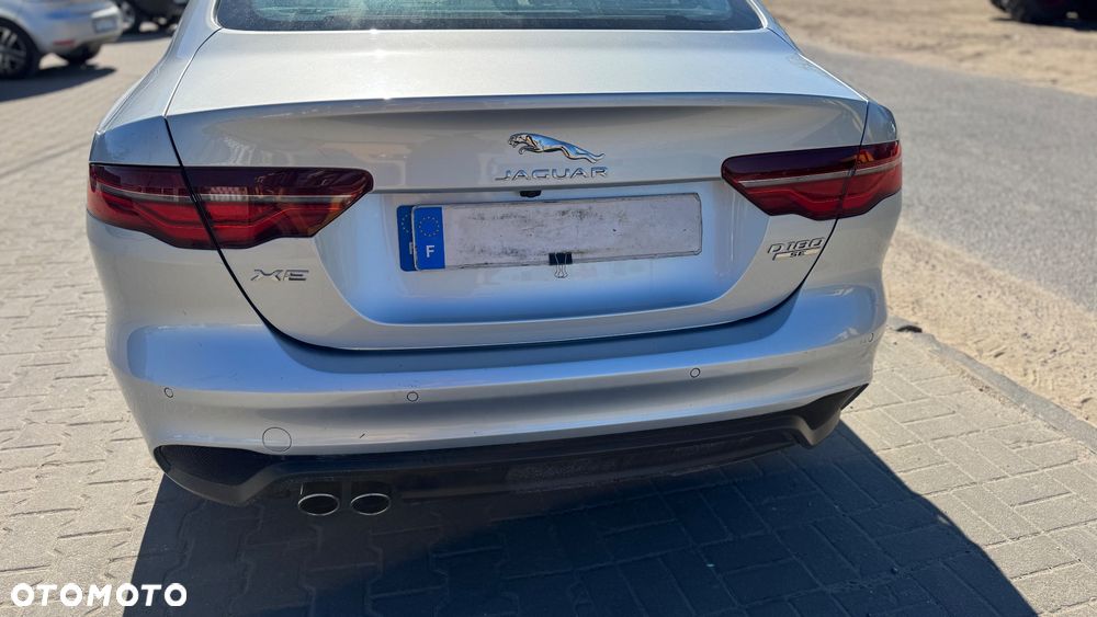 Jaguar XE 2.0 D Prestige - 5