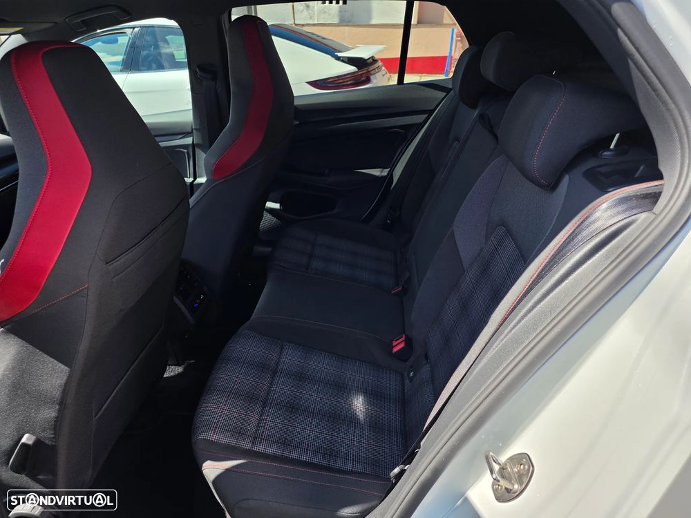 VW Golf 2.0 TSI OPF DSG GTI - 23