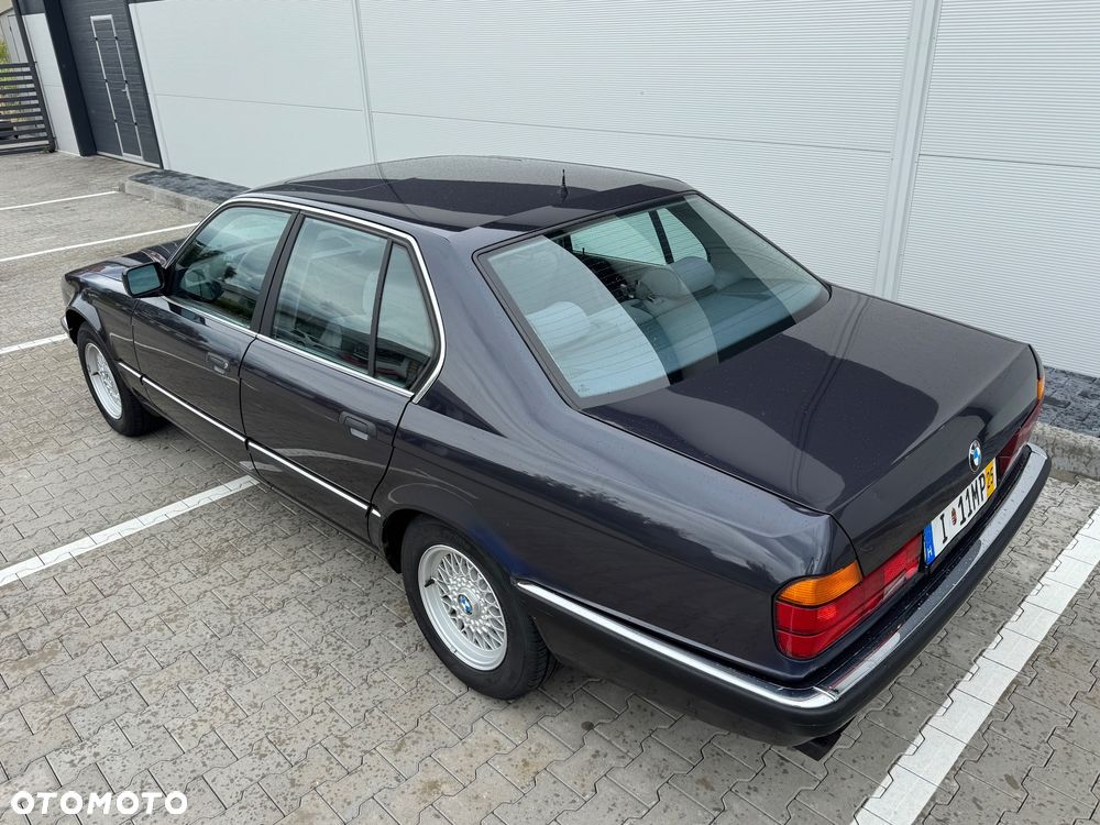 BMW Seria 7 750i - 4