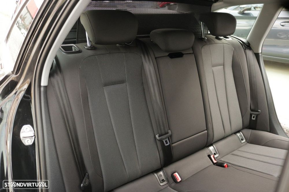 Audi A4 Avant 30 TDI S tronic - 26
