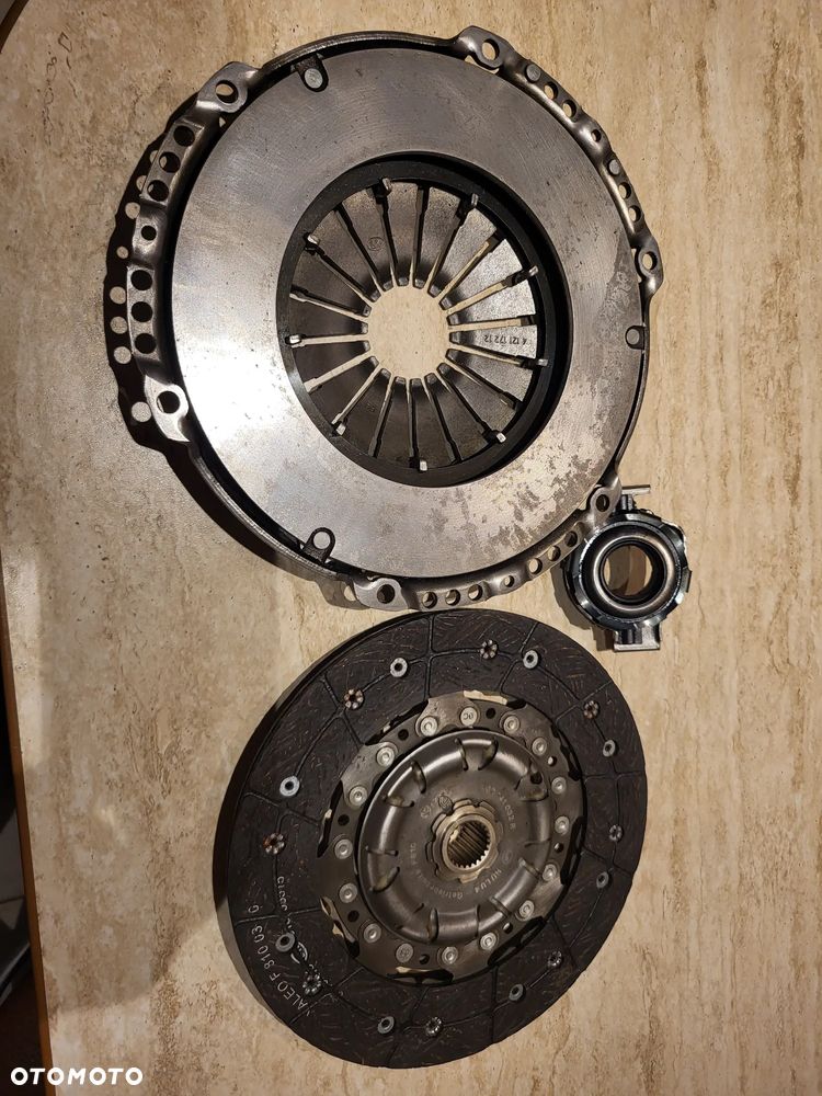 Zestaw sprzęgła (240mm) AUDI A3, TT; FORD GALAXY; SEAT ALHAMBRA, CORDOBA, IBIZA III, IBIZA IV, LEON, TOLEDO II; SKODA FABIA I, OCTAVIA I; VW BORA, GOLF III, GOLF IV, NEW BEETLE 1.4-2.8 10.91-05.15 - 3