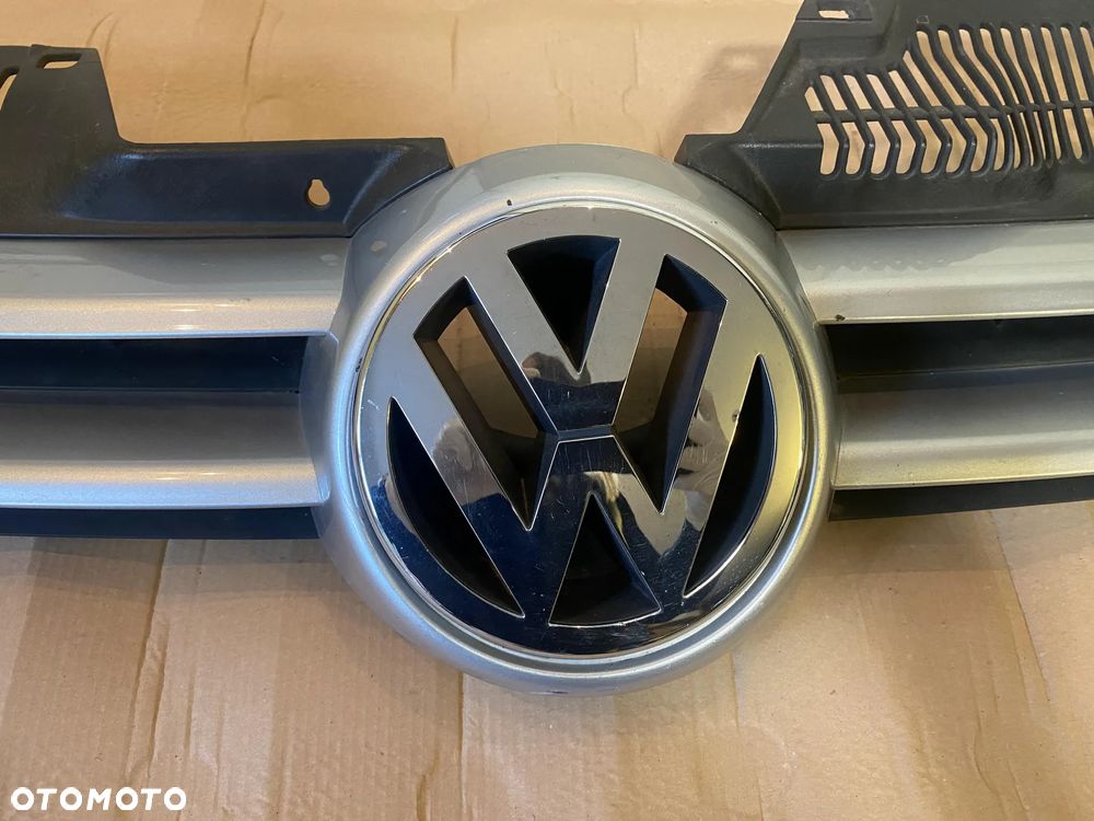 Gril Atrapa zderzaka Volkswagen Golf V 5 OE - 2