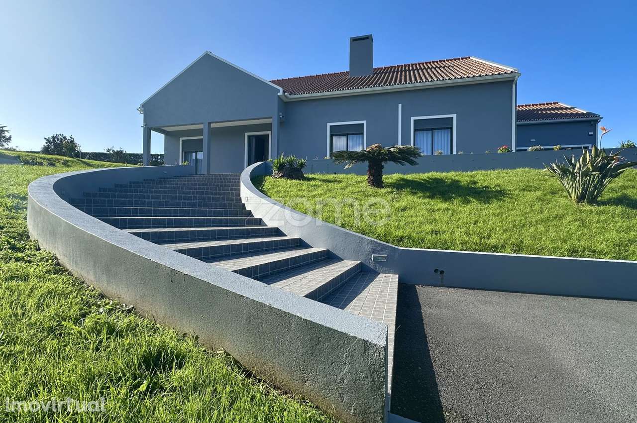 Vivenda T6 com Piscina - Pico da Pedra - Grande imagem: 2/47